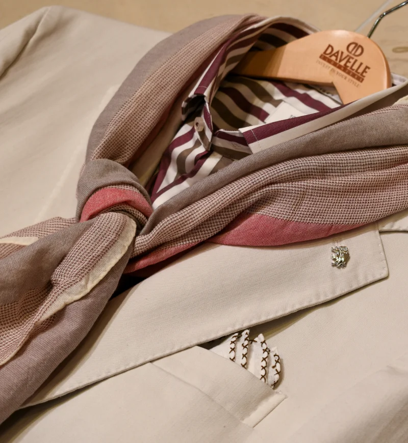 Detail of a Davelle sport coat with coordinating shirt and accessories